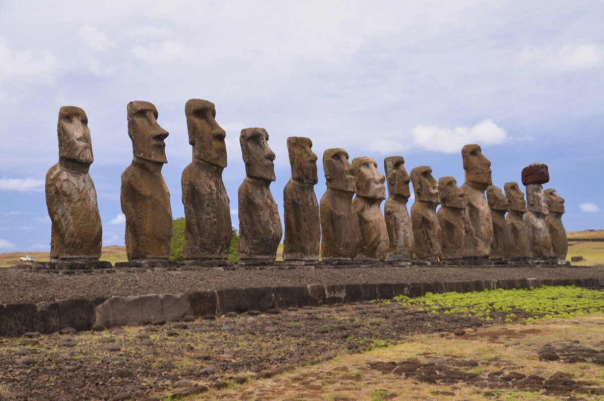 Easter Island - hal-cooks-xIy3hzuLG5U-unsplash